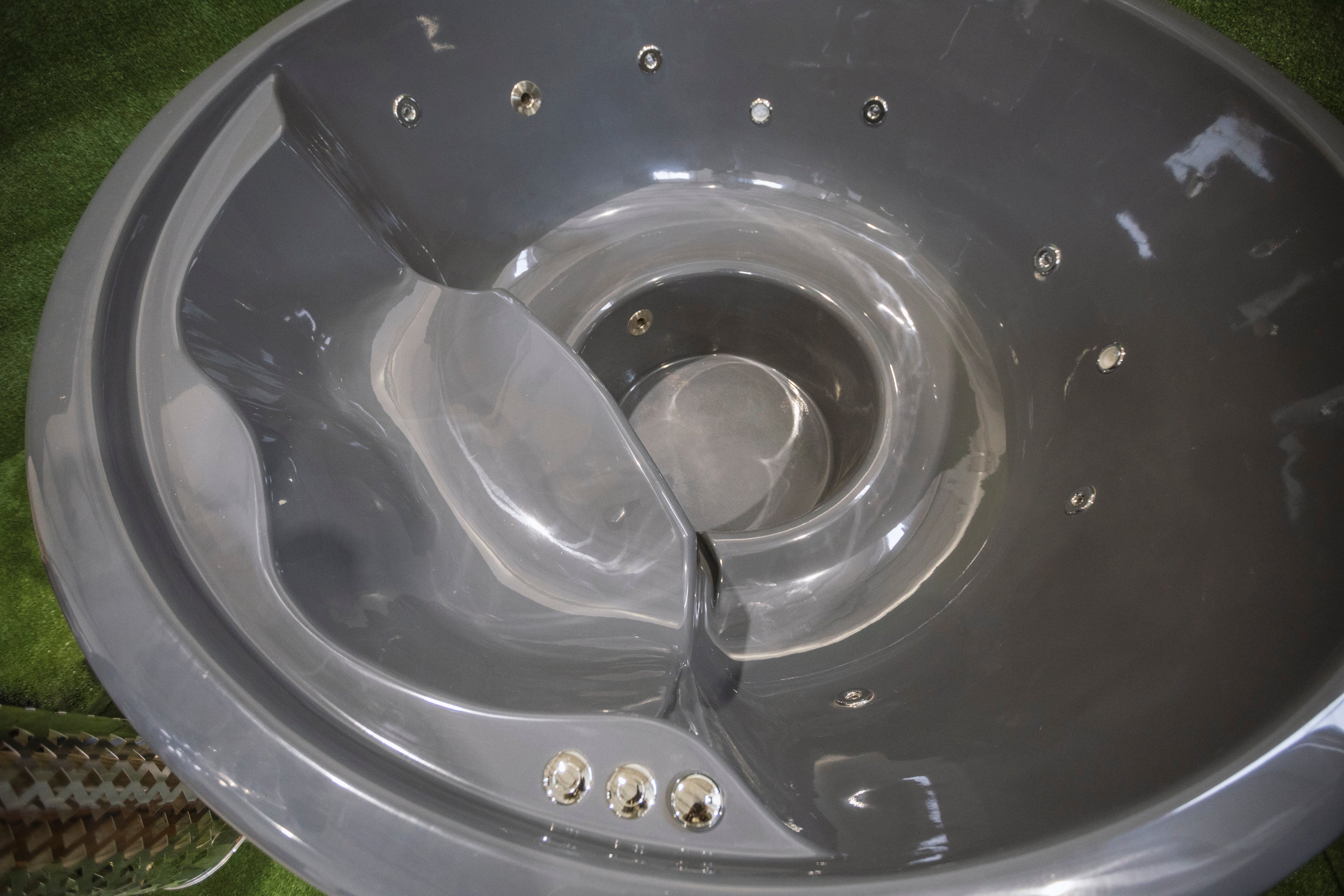 Hottub_acryl_intern7