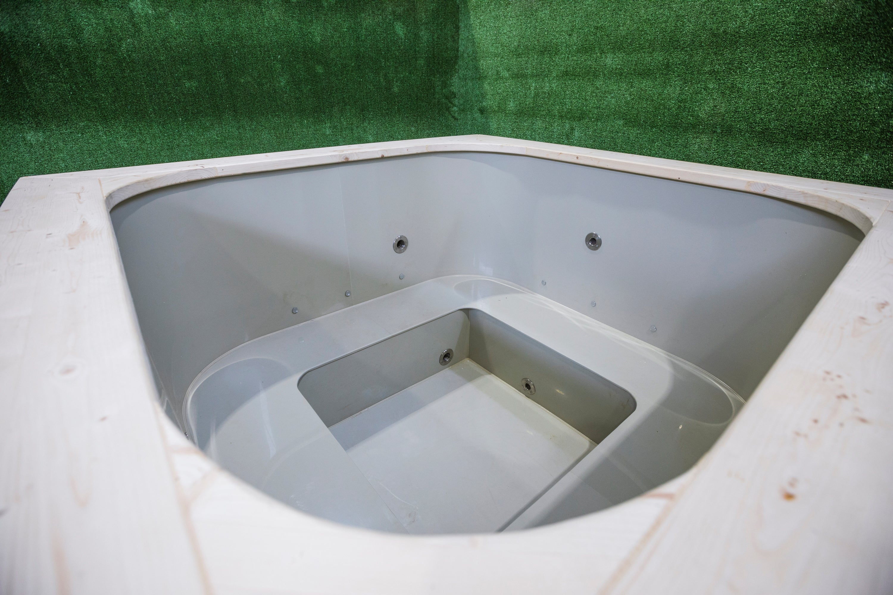Hottub_poly_eckig3