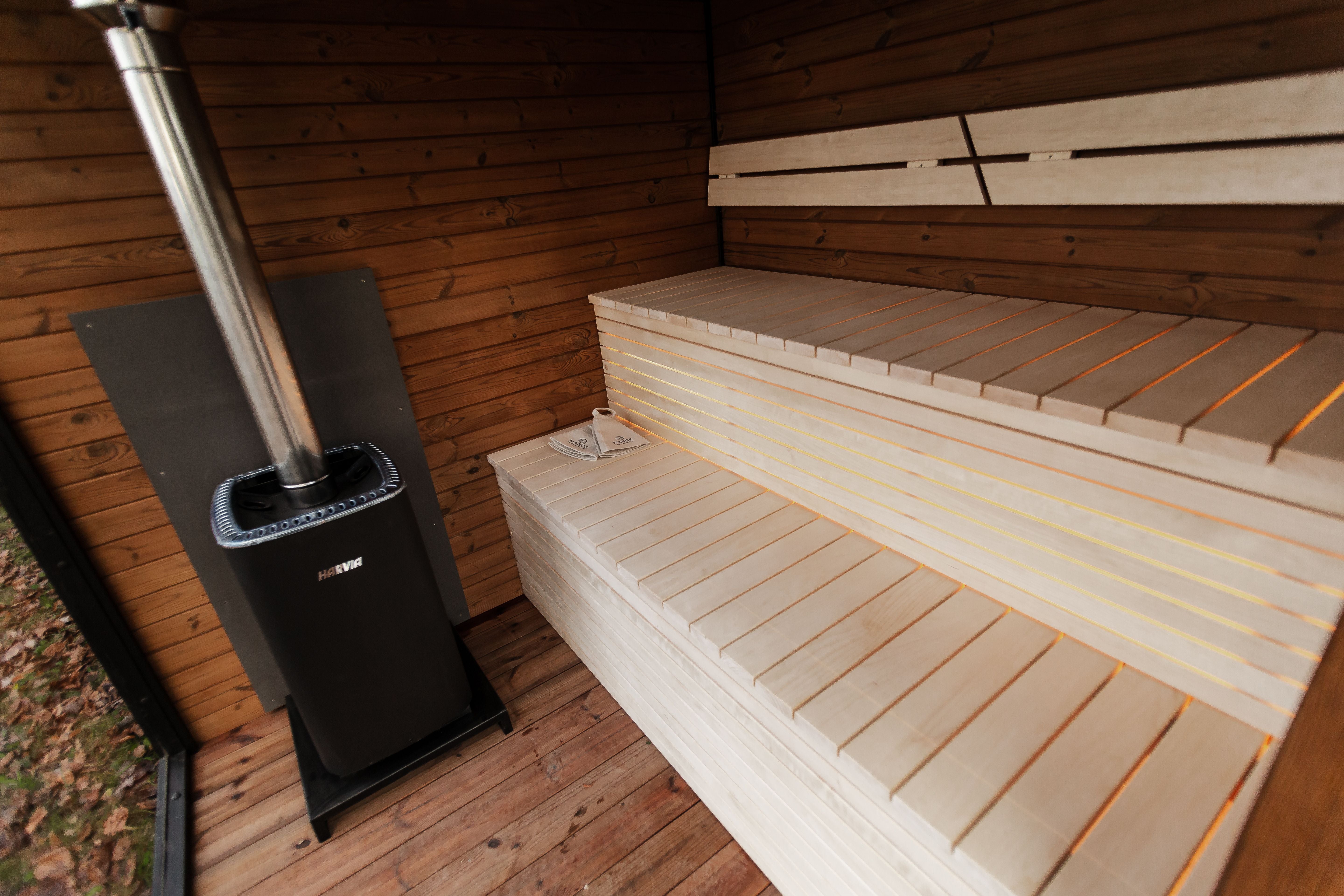 2in1 MODERN Sauna und Hottub, Handgefertigt
